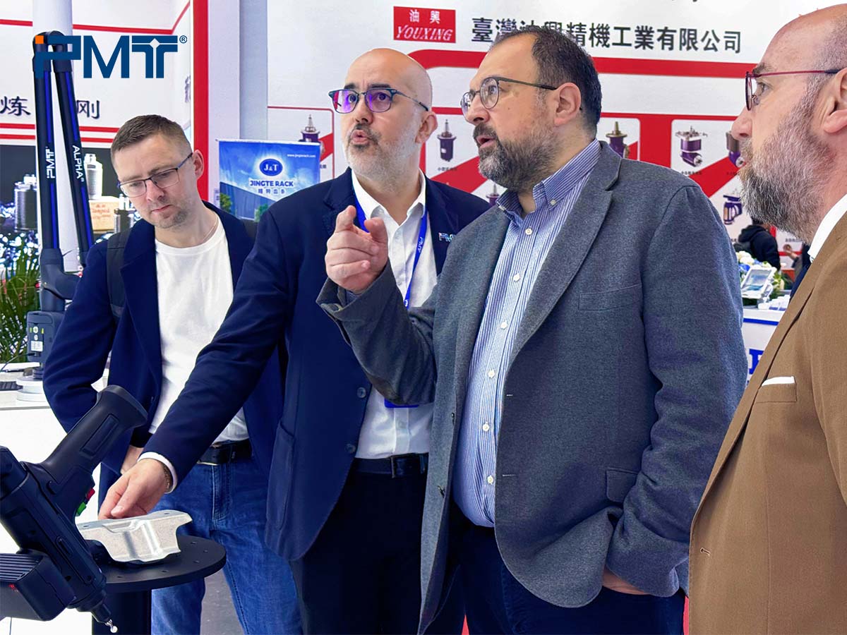 The PMT team introduces the advantages of coordinate measuring machines to overseas customers