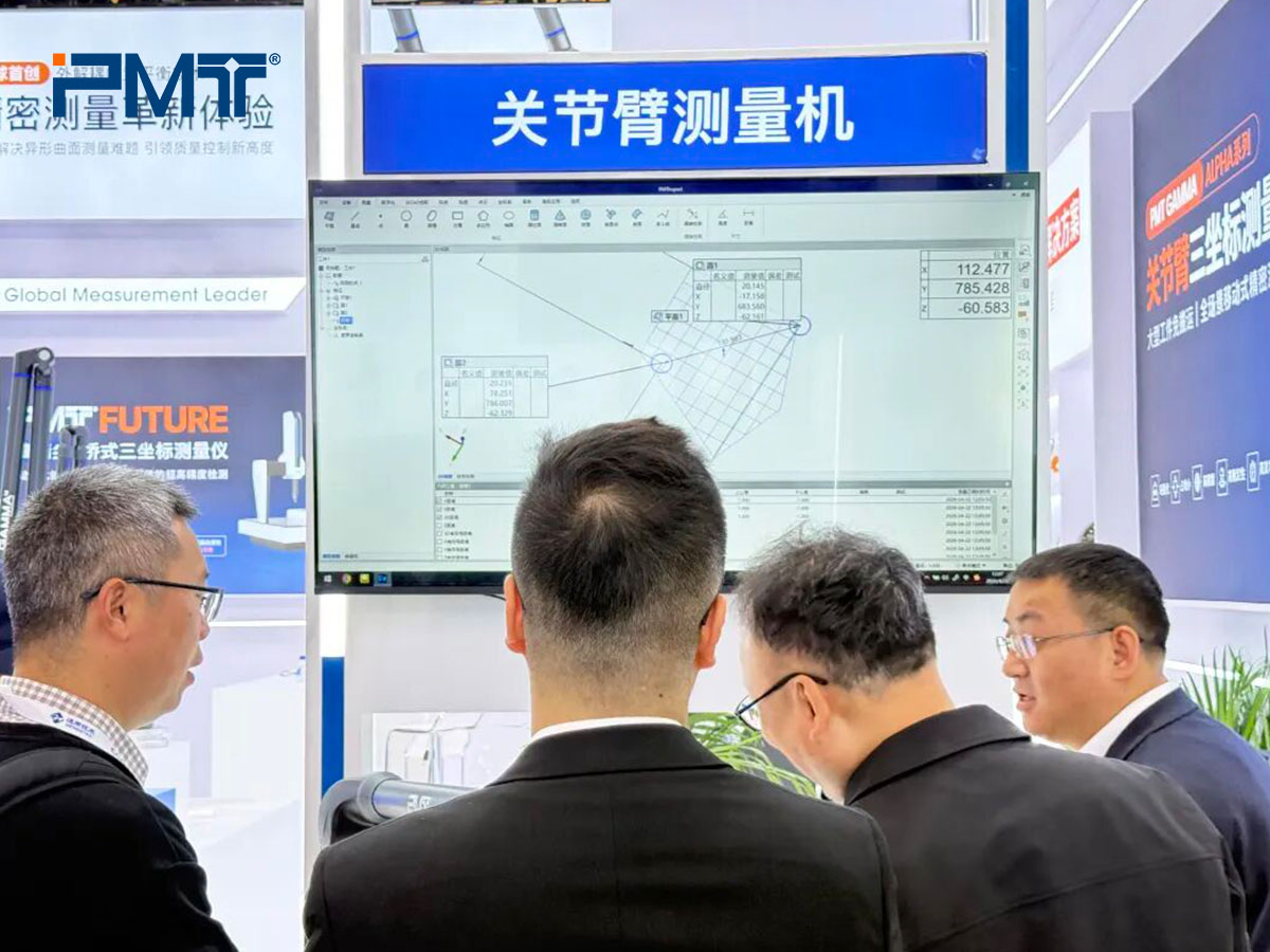 The PMT team is demonstrating the performance of PMT INSPECT 3D measurement software