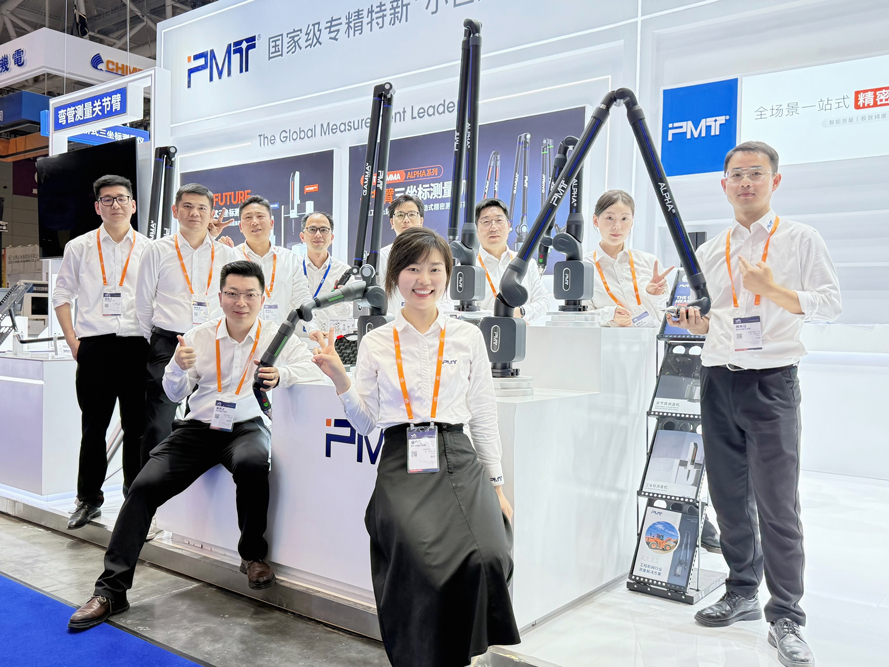 group photo of the pmt ites exhibition